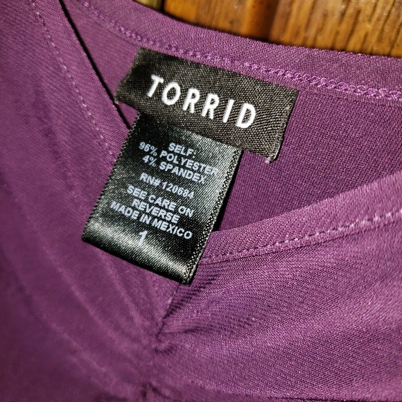 Torrid Sexy  purple Top size 1 but fits a size 2 - Picture 2 of 3